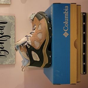 Columbia boots